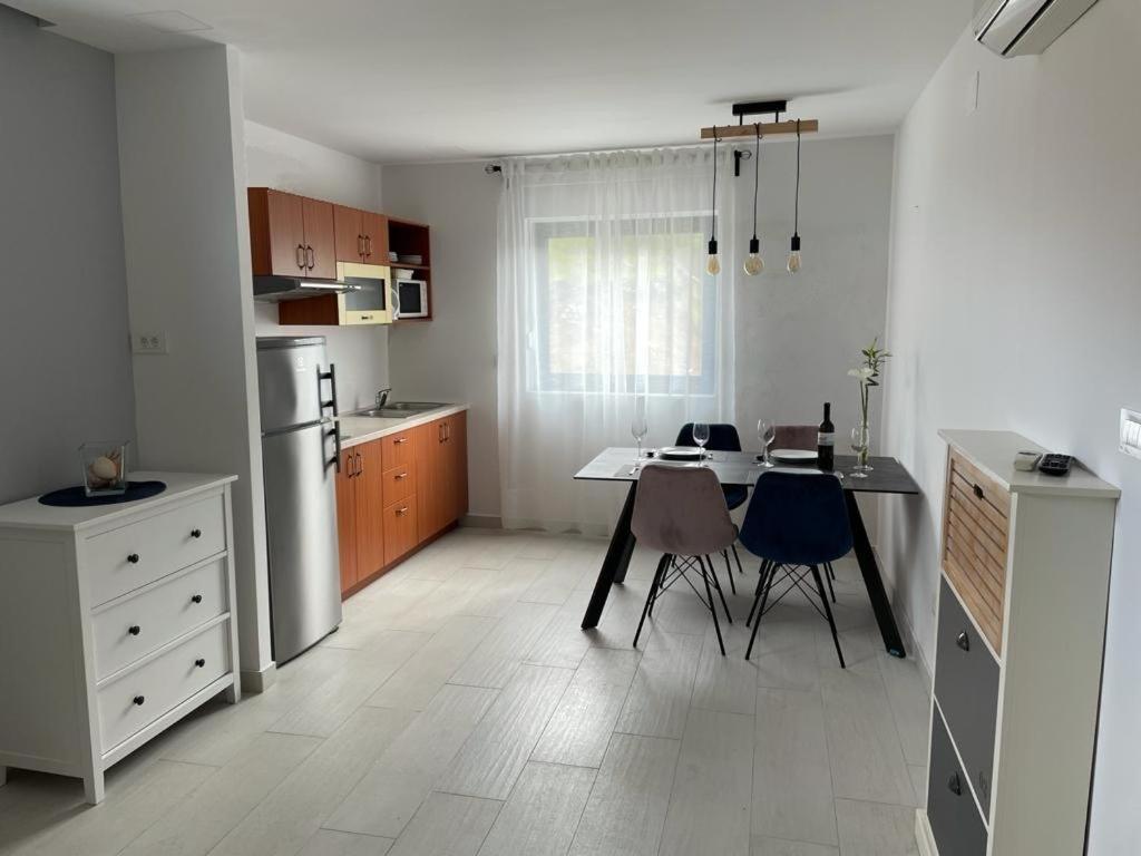 Apartments Villa Joy Подгора Стая снимка