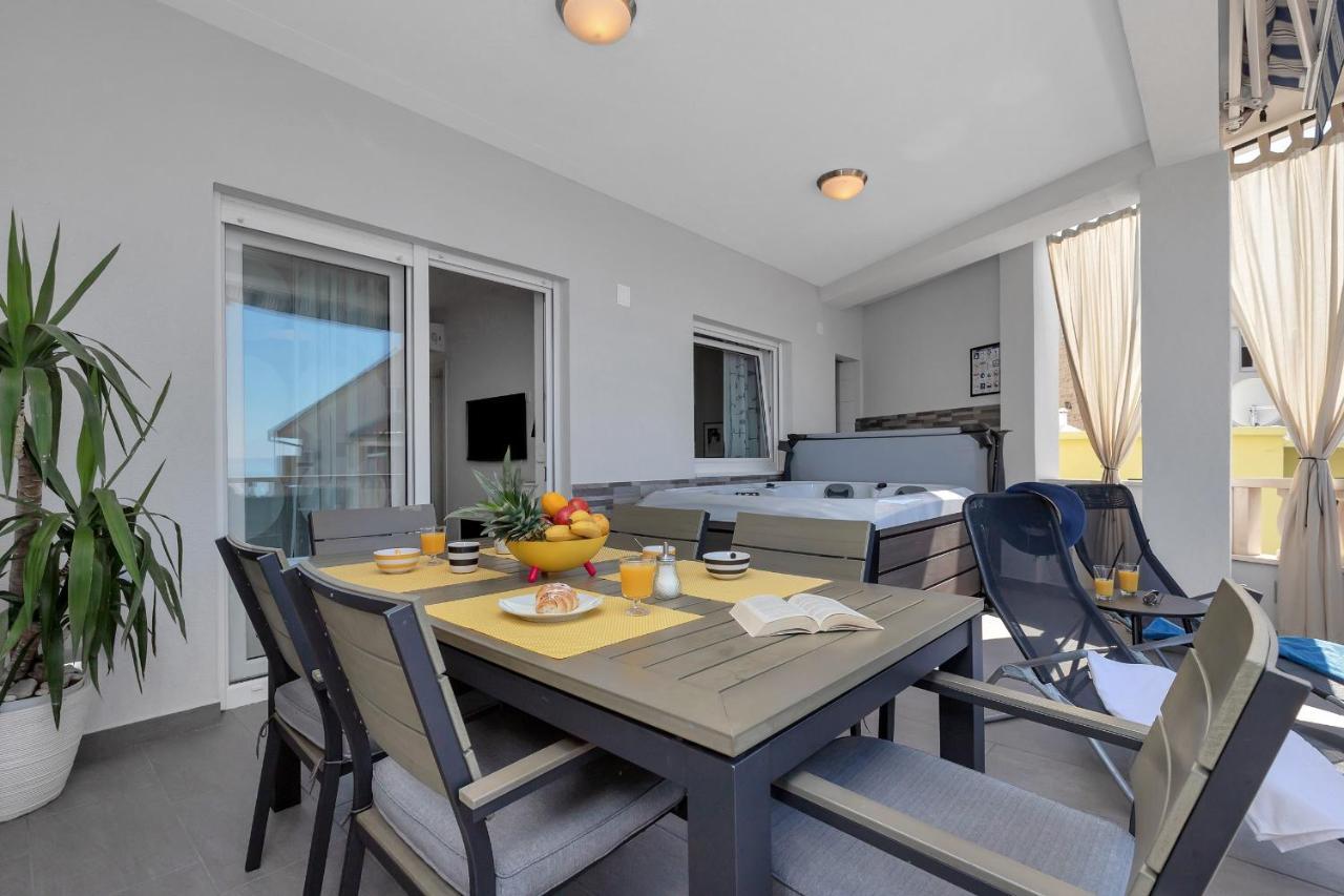 Apartments Villa Joy Подгора Екстериор снимка