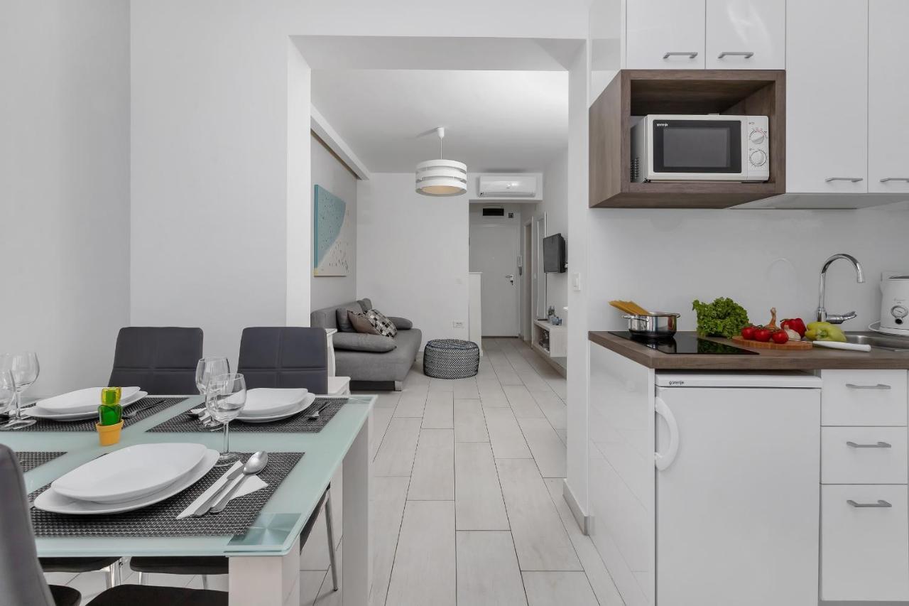 Apartments Villa Joy Подгора Екстериор снимка