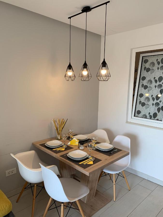 Apartments Villa Joy Подгора Екстериор снимка
